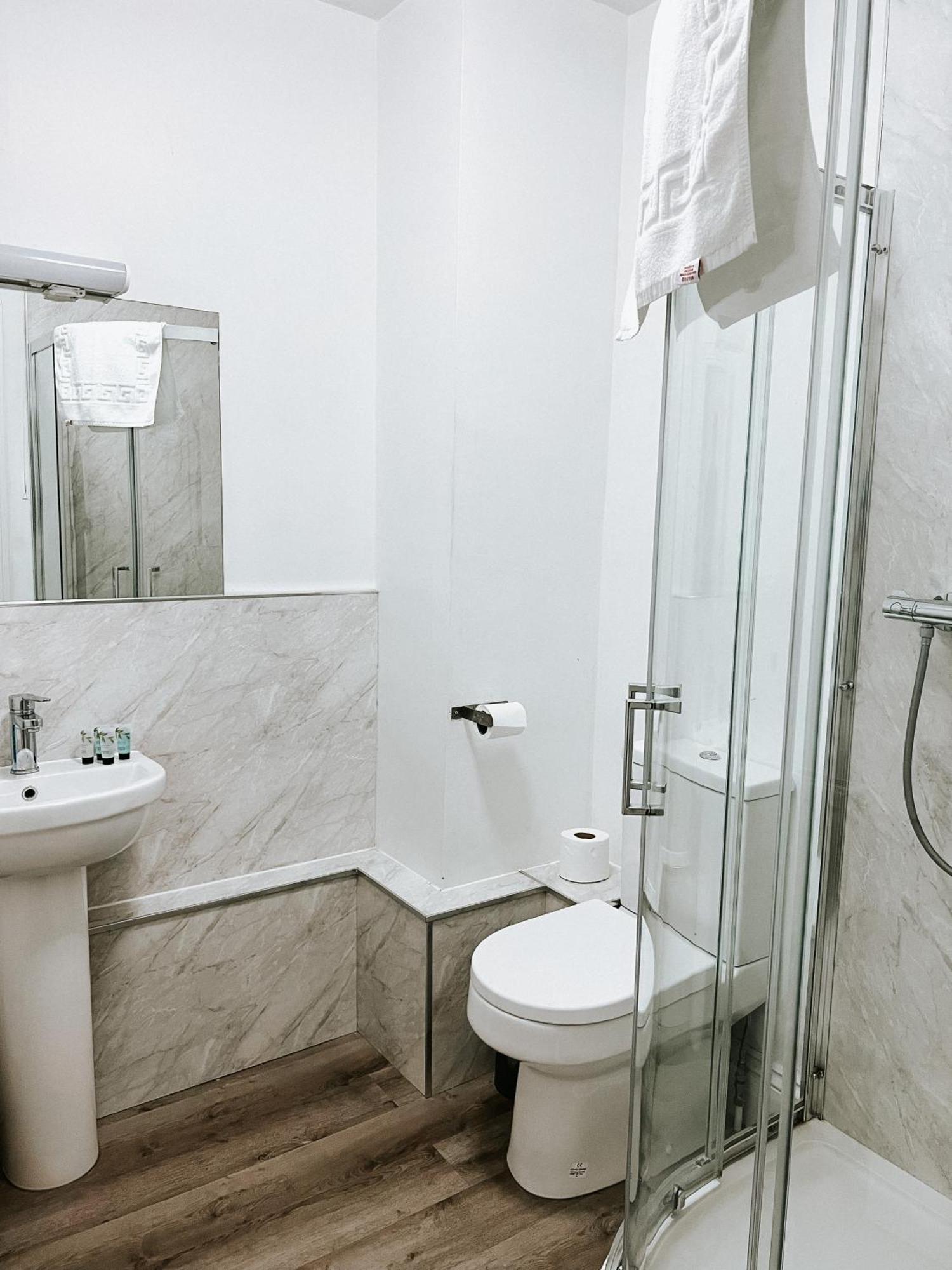 The Red Lion Inn Rothwell  Екстер'єр фото